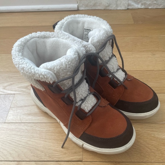 SOREL Brown Boots - size 6 - Picture 1 of 9